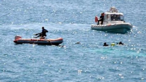 Hindistanda qayıq çevrildi: 26 nəfər ölüb