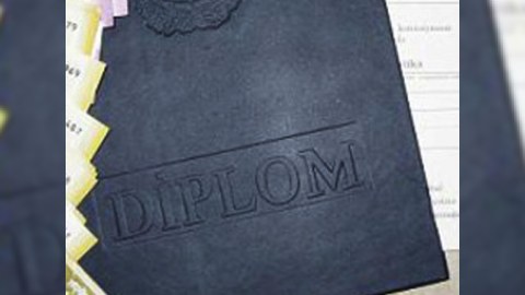Saxta diplomlarla bağlı müraciətlər azalıb  