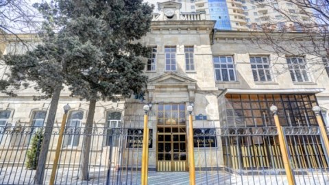 Bakıda məşhur universitet fəaliyyətini dayandırdı  