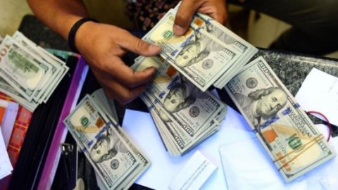 Azərbaycanda dolların məzənnəsi rekord qırdı  