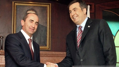 Koçaryan və Saakaşvilinin qayıdışı - Sabiqlərin prezident kürsüsünə yeni HƏMLƏSİ