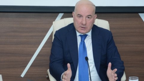 Elman Rüstəmov bank rəhbərlərini Mərkəzi Banka yığdı - Manat tam “üzən məzənnə”yə keçir