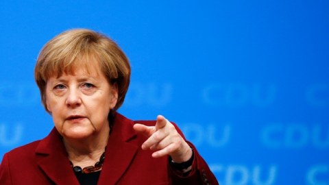 Merkel Trampın qərarını tənqid edib