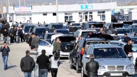 Maşın bazarında süni tələb formalaşdırırlar - Alıcılıq azalıbsa, qiymət necə qalxır?..  