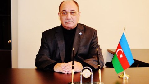 Deputatlar Araz Əlizadəyə niyə salam vermirlər? 