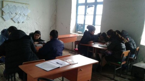 Köçkün rayonlarında Təhsil şöbələri məktəbləri bataqlığa aparır 