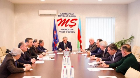 Mətbuat Şurası İctimai Yayım Şurasının &uuml;zvl&uuml;y&uuml;nə 2 namizəd irəli s&uuml;rd&uuml; - ADLAR  
