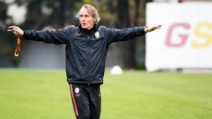 &ldquo;Qalatasaray&rdquo;ın baş məşq&ccedil;isi istefaya g&ouml;ndərildi