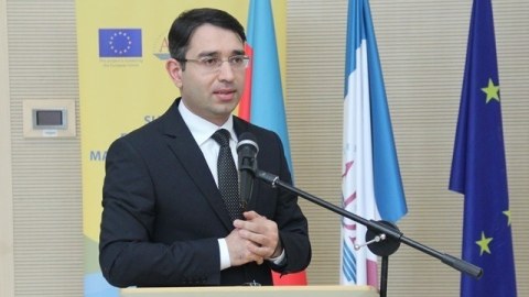 Dini Komitənin sədr m&uuml;avini:&nbsp;&ldquo;Azərbaycan ailələri ərəbləşir, farslaşır&rdquo;