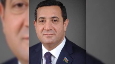 Deputat: “Banklar bağlanmaq yox, birləşmək yolunu tutsalar yaxşı olar”