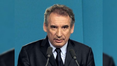 Fransua Bayru prezident se&ccedil;kilərində iştirakdan imtina edib