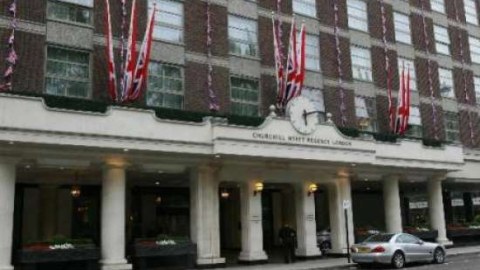 Londonda güclü partlayış 