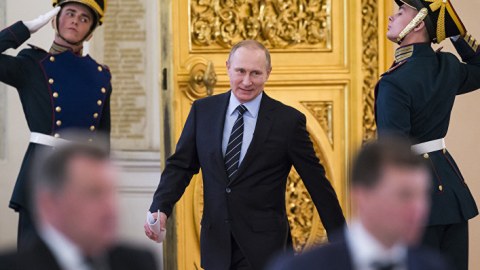 Putin Kremli tərk etməyəcək
