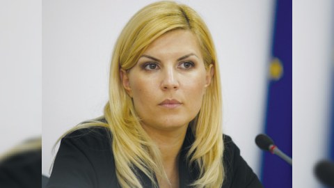 Sabiq nazir 6 il həbs cəzası aldı