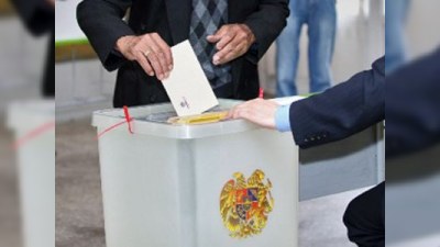 Erməni jurnalist ölkəsindəki seçki saxtakarlığından yazıb