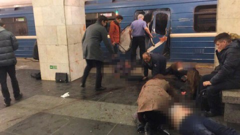 Sankt-Peterburq metrosunda TERROR: 10 ölü + FOTOLAR