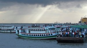 Sərnişin bərəsi qəzaya uğradı: 20 ölü 