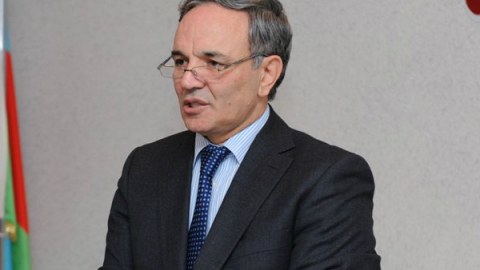 &ldquo;Evlər hazır olan kimi jurnalistlər arasında b&ouml;l&uuml;nəcək&rdquo; - Əflatun Amaşov 