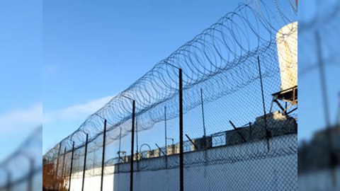 Həbsxanada dustaqlar arasında kütləvi dava: 12 ölü 