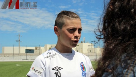 Azərbaycanın nazlı komandası - Futbolçu qızların məşqindən REPORTAJ  