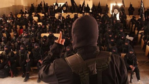 İŞİD-də yüksək vəzifə tutan 300 Britaniya vətəndaşı var