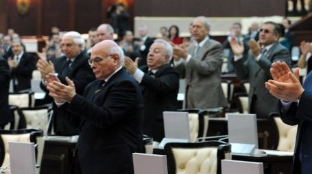 Milli Məclisdə deputatların etikası ilə bağlı MÜBAHİSƏ: "Heç qorxağa oxşamırsan"  