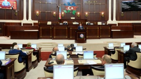 Deputatları qorxudan qanun layihəsində xeyli dəyişikliklər ediləcək  