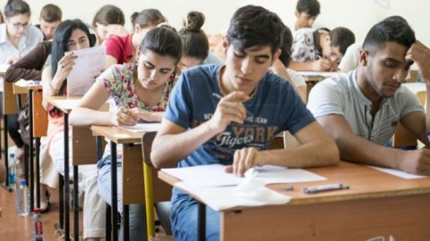 "Təhsilimizi Azərbaycanda davam etdirəcəyik" - 700 bal toplayan abituriyentlər Modern.az-a danışdılar