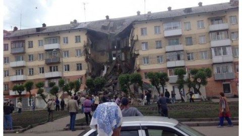 Yaşayış binasındakı partlayışda 3 nəfər öldü 