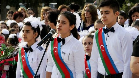 Ziyalılardan Təhsil Nazirliyinə DƏSTƏK: dərs ilinin müddəti uzadılmalıdır!  