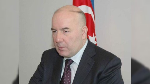 Elman Rüstəmov: “Manata heç bir təhlükə yoxdur”