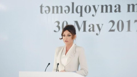 Mehriban Əliyeva yeni k&ouml;&ccedil;k&uuml;n şəhərciyinin təməlqoyma mərasimində iştirak edib