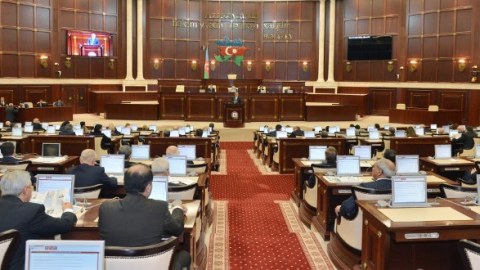 Yaz sessiyası nələrlə yadda qaldı... - Parlament jurnalistlərindən maraqlı CAVABLAR  