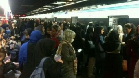 Tehran metrosunda iki qatar toqquşdu: 50 yaralı 