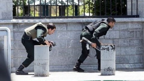 Tehrandakı terrorla bağlı 5 nəfər saxlanıldı