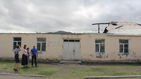 Deputat yanan məktəbin təmiri &uuml;&ccedil;&uuml;n nazirə m&uuml;raciət etdi  &nbsp;