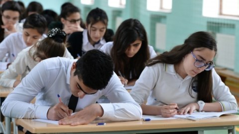 16 məzun buraxılış imtahanlarından qovuldu