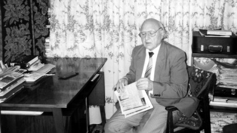 Atalar və &ouml;vladlar - Famil Mehdinin oğlu: &ldquo;Atam xəstə olduğundan dissertasiyasını Xəlil Rza oxudu&rdquo; - LAYİHƏ
