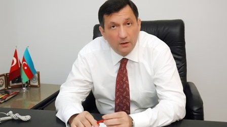 AMİP-in siyasətdən getməyən ke&ccedil;miş sədri: &ldquo;Siyasət&ccedil;inin 4-5 &uuml;z&uuml; olmalıdır&rdquo; - M&Uuml;SAHİBƏ