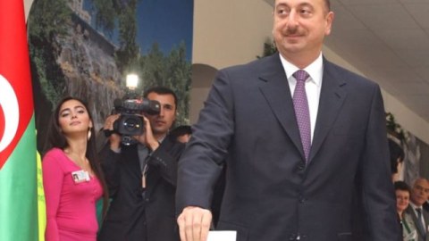 İlham Əliyev 2018-ci ildə YAP-ın prezidentliyə namizədi olacaq - Hakim partiyadan A&Ccedil;IQLAMA