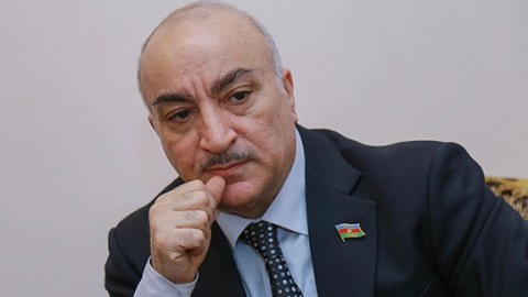 “Yol polisi deputatı qanunsuz saxlayıb incidir, amma məmurlara “çest” verib yola salır”   