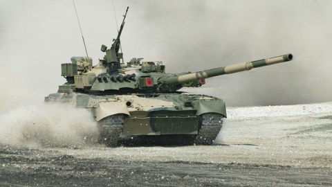 Rusiya tankları ilə Amerikanı “əzə” bilər