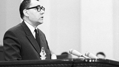 28 il nazir kürsüsündə əyləşən, sorağı Azərbaycanın Yardımlı rayonundan gələn Qromıko - MARAQLI
