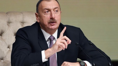 Prezidentin jurnalistlərə “Özləri də bilmədən mənim köməkçilərimdir” deməsi məmur ordusunda xof yaradıb