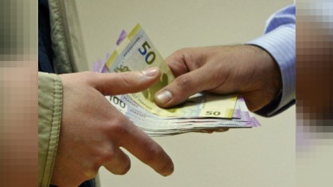 Rüşvət vermə cinayətləri artıb... - Bəs onlar necə cəzalandırılır?   