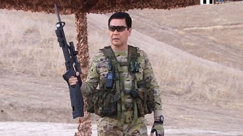 Türkmənistan prezidenti özünü “Rembo”ya oxşatdı - VİDEO   