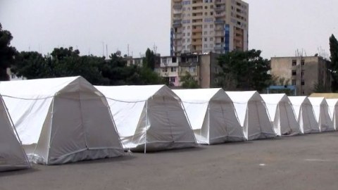 Nazirlik evsiz sakinlər üçün çadırlar qurdu