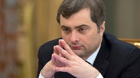 Kremlin boz kardinalı Trampın adamı ilə görüşə gedir