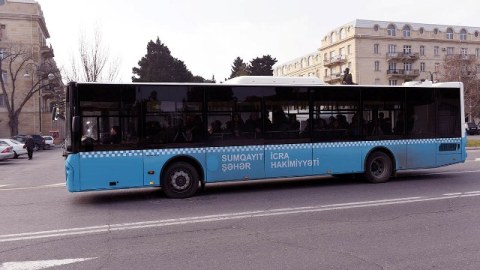 Sumqayıtda sərnişinlər marşrut avtobuslarında boğulur