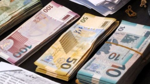 Banklardan 13 milyard manatdan çox kredit götürülüb
